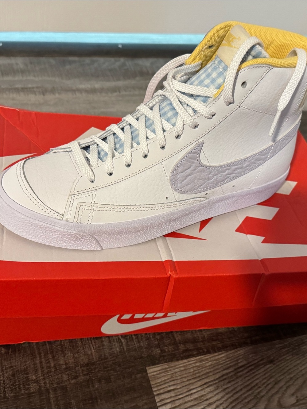 Nike Blazer Mid '77 BG - White & Purple - Picture 1 of 2
